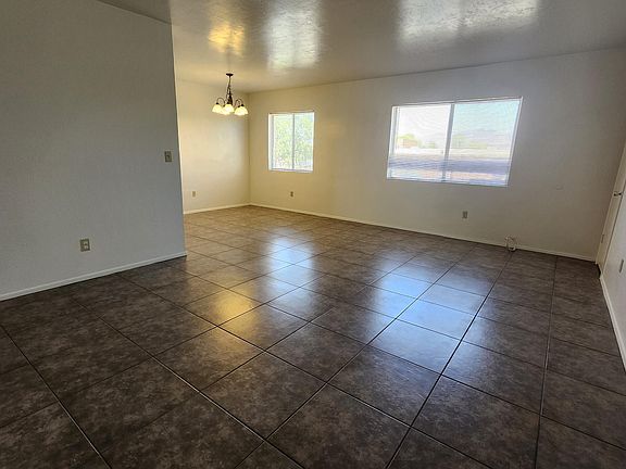 5th image of 810 S Kolb Rd Unit 3
