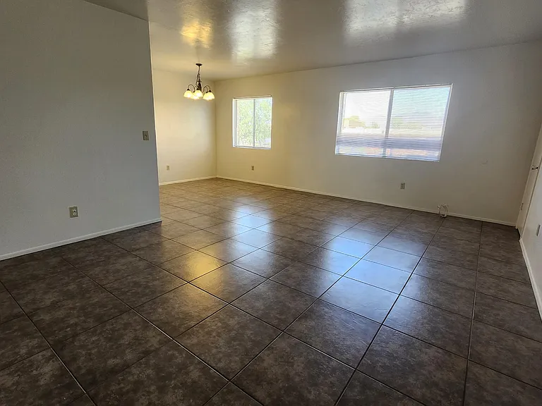 810 S Kolb Rd #3 — Photo 5