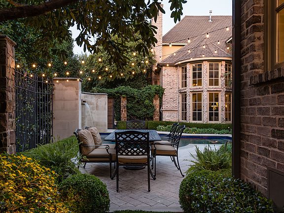 6939OakManor-8048H.jpg