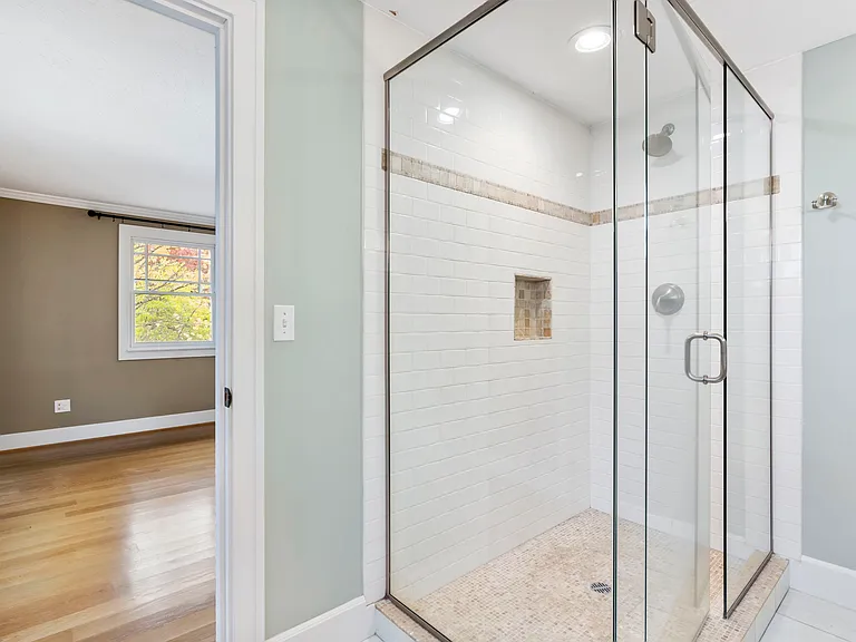2605 NE 35th Ave — Photo 25