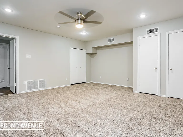 1011 Usher St — Photo 8