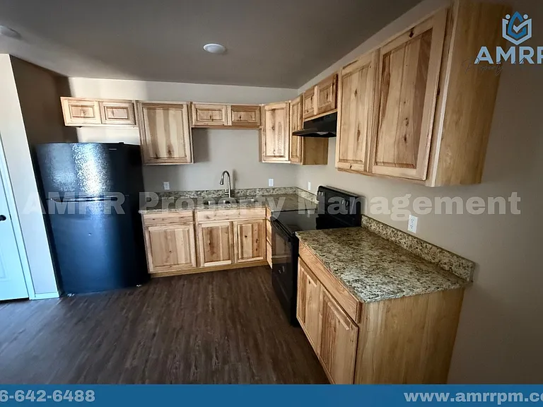 3422 E 3rd St — Photo 12