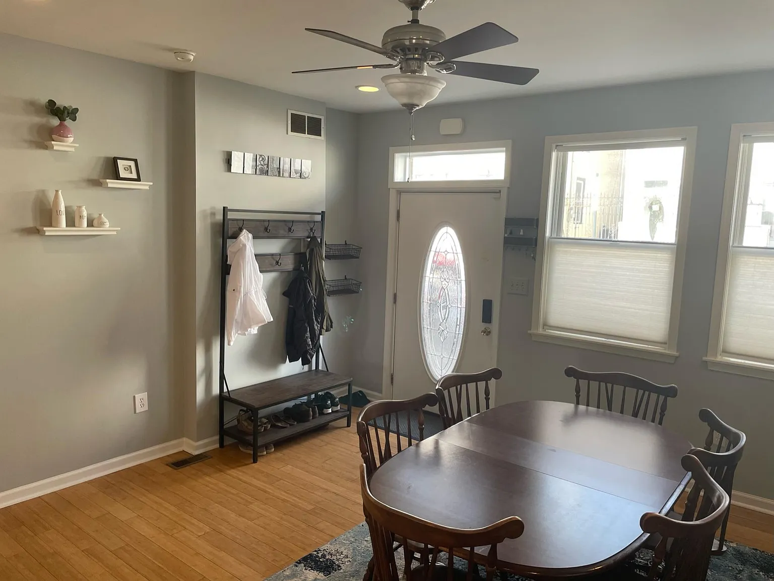 5 bed, 3.5 bath, 3450 sqft, $3,250 — Photo 3
