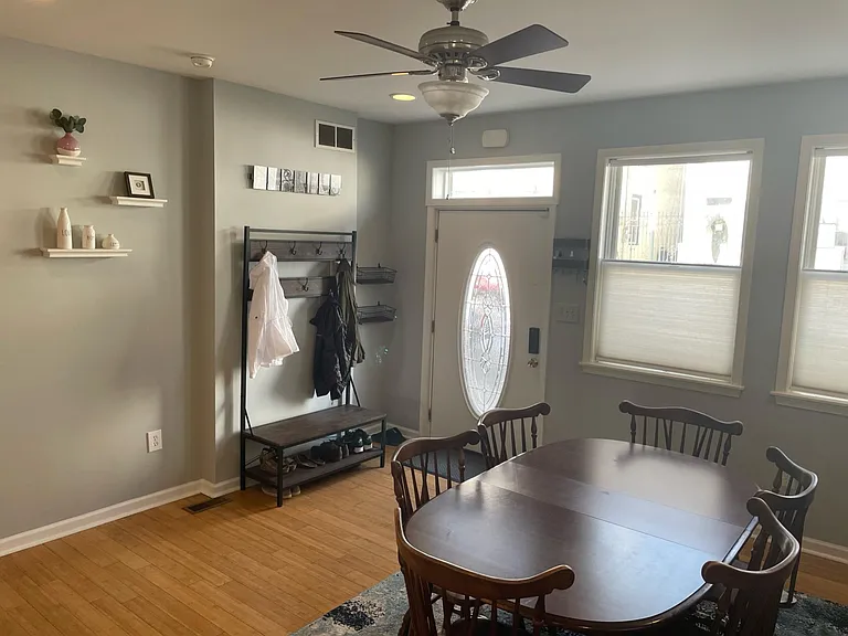 4320 Terrace St — Photo 1