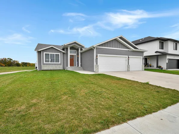 6800 14th St S, Fargo, ND 58104