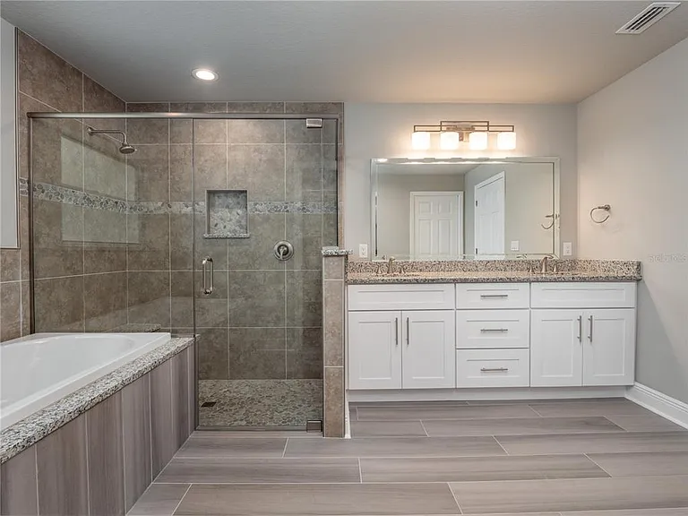 696 Marion Oaks Trl — Photo 10