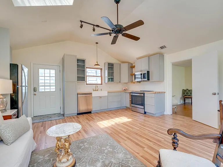 1607 Woodlawn Blvd #GUEST — Photo 14
