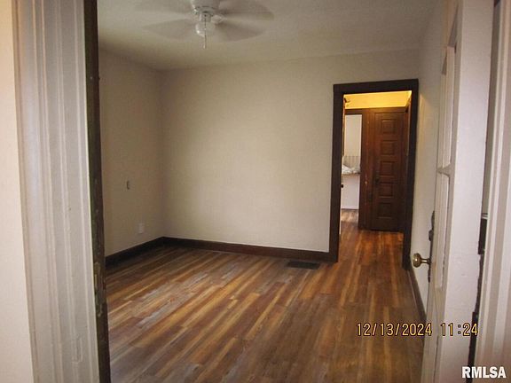 4th image of 113 S Thornwood Ave
