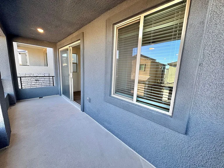 1548 Little Penguin St — Photo 28