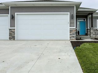 6321 Kelsey Ln, Lincoln, NE 68516