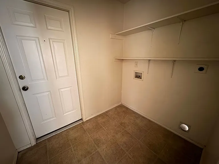 3903 Tiger Dr — Photo 7
