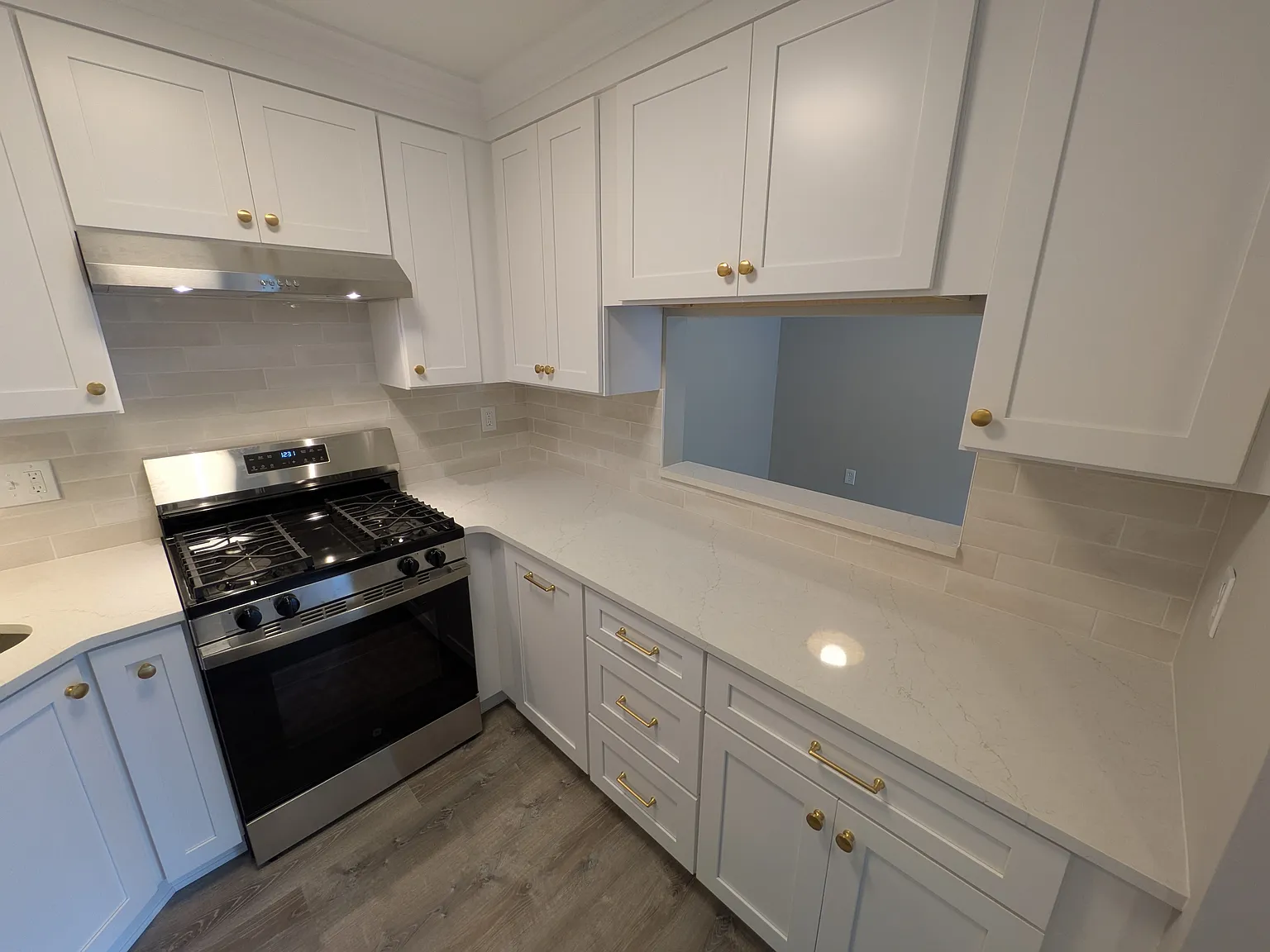 2 bed, 895 sqft, $1,900 — Photo 3