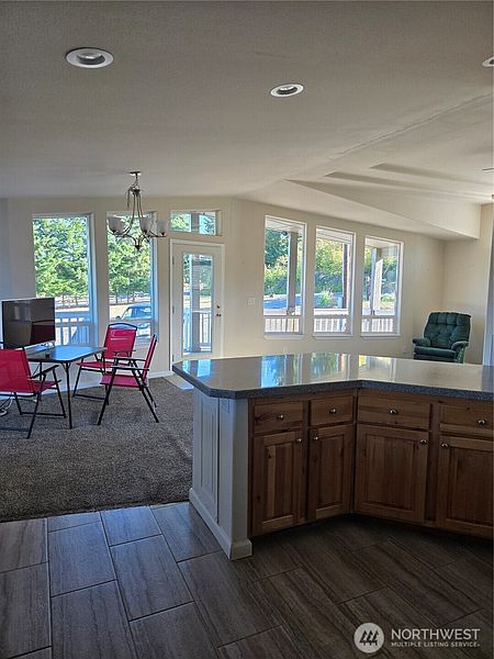 4th image of 284 W Hale Road
