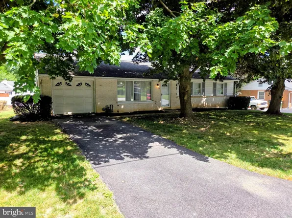 3 Lexington Dr, Shrewsbury, PA 17361