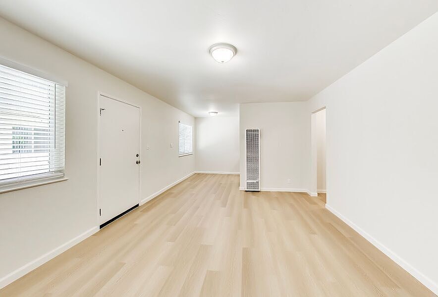 1st image of 170 Stoakes Ave APT 4