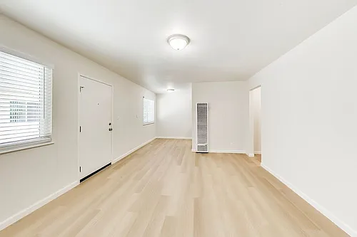 170 Stoakes Ave #4 Photo 1
