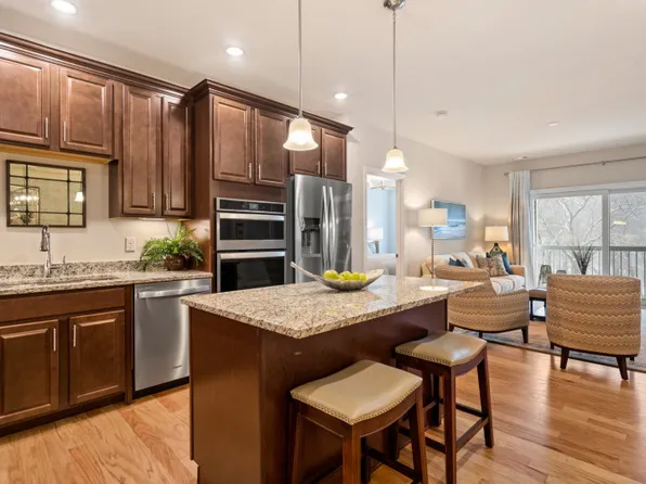 1408 Pennington Dr, Walpole, MA 02081