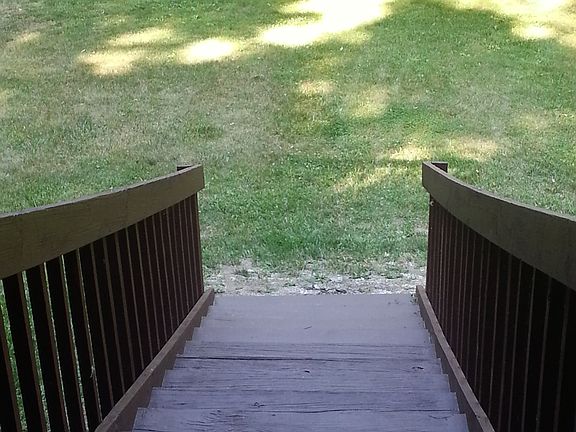 4th image of 9027 Hillview Dr