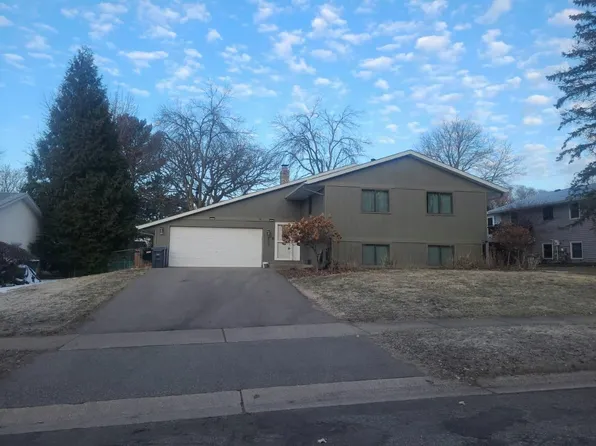 2809 1st St N, North Saint Paul, MN 55109