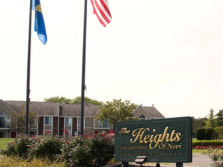 Heights of Novi Apartments — Photo 26