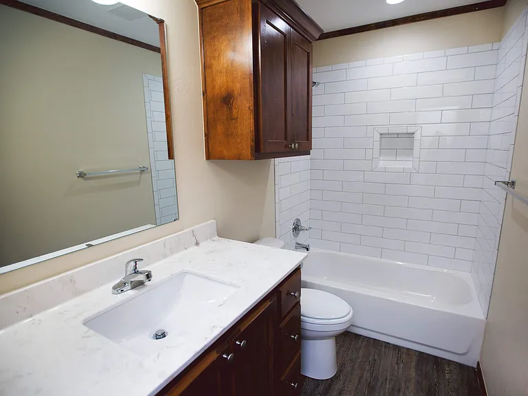 Quail Creek Apartments & Duplexes — Photo 19