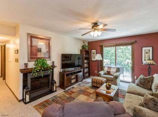 421 42nd St APT 8, Des Moines, IA 50312
