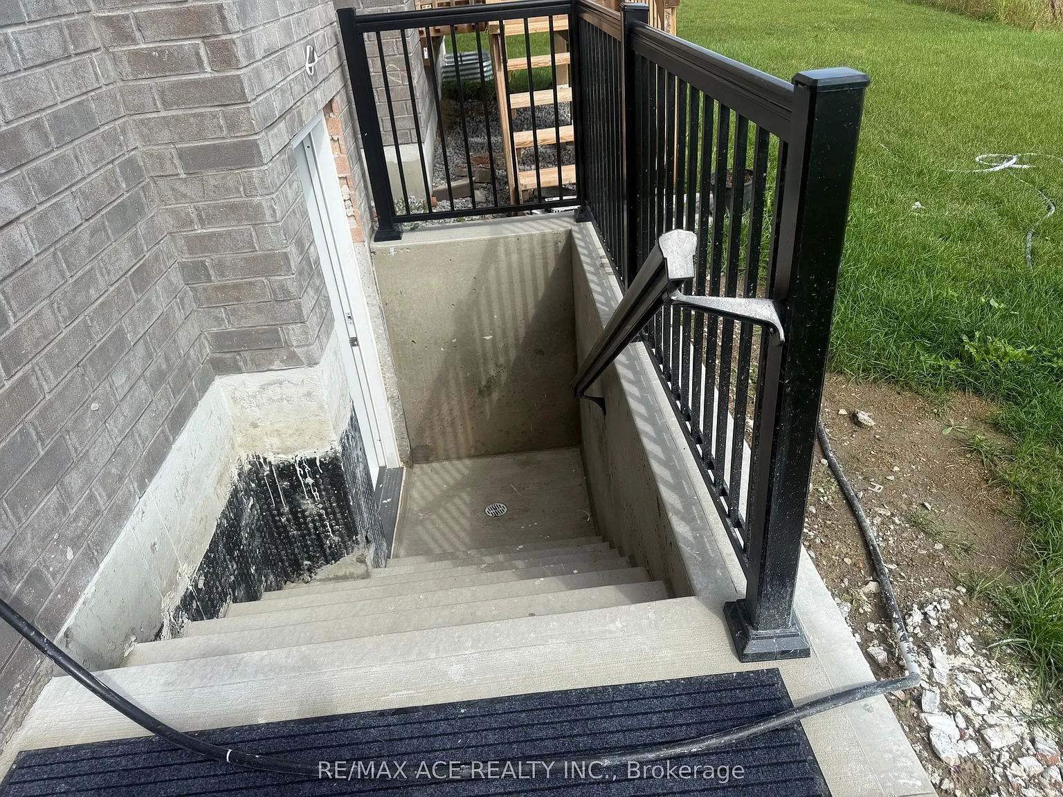 2 bed, $1,999 — Photo 3