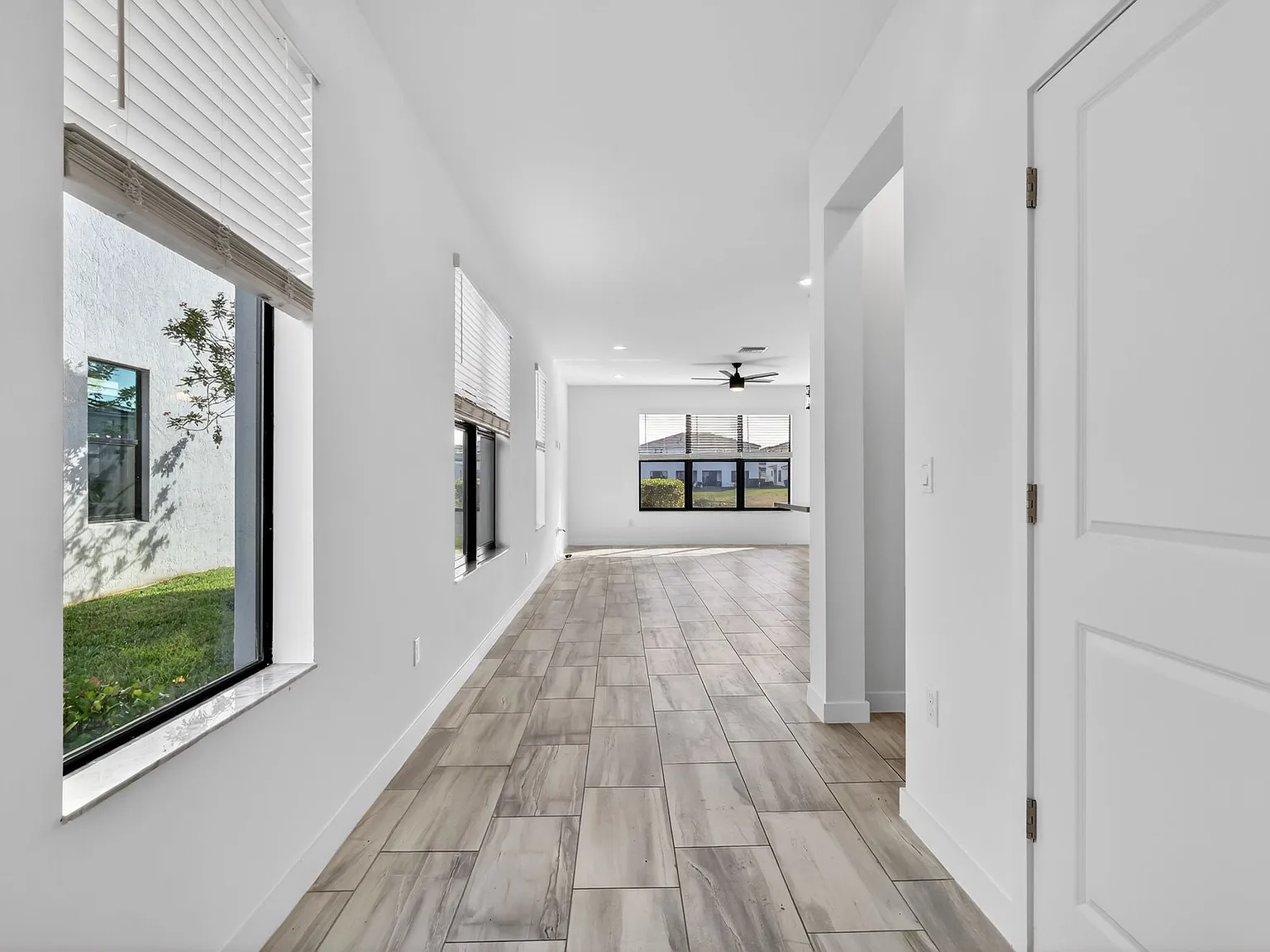 3 bed, 2.5 bath, 2450 sqft, $3,800 — Photo 2