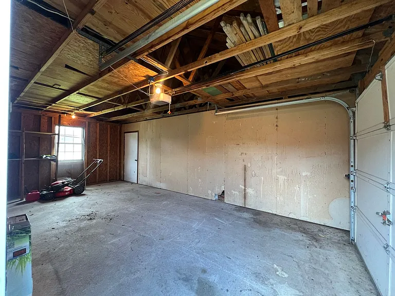 2725 Greendale Ave — Photo 28