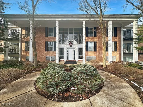 77 Atterbury Blvd APT 208, Hudson, OH 44236