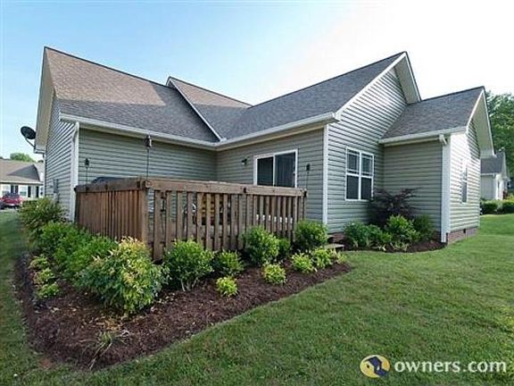 2nd image of 40 Mackay Ln