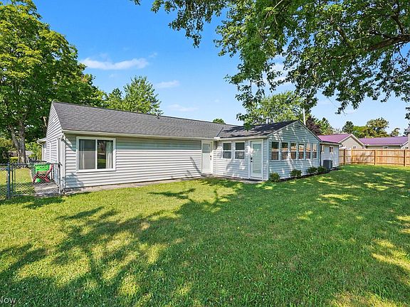 5th image of 9198 Saint Nicholas Dr