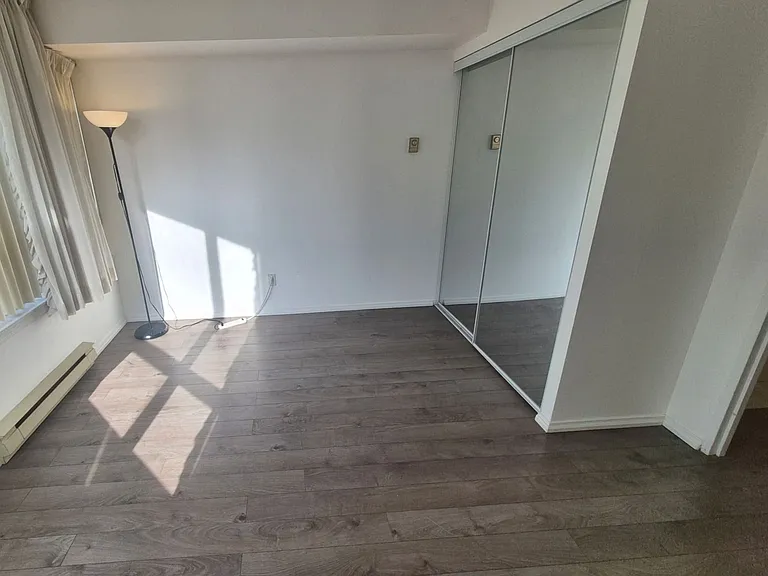 30 Greenfield Ave #1601 — Photo 10