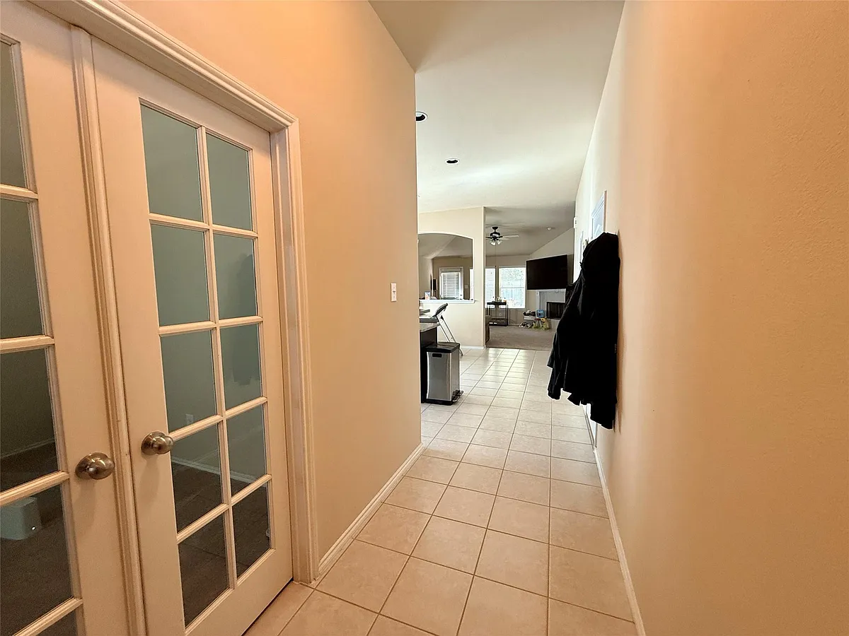 Building Photo - 12115 Rockridge Falls Dr