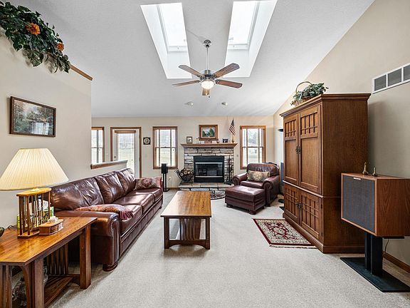 4th image of 53790 Westmoreland Ct