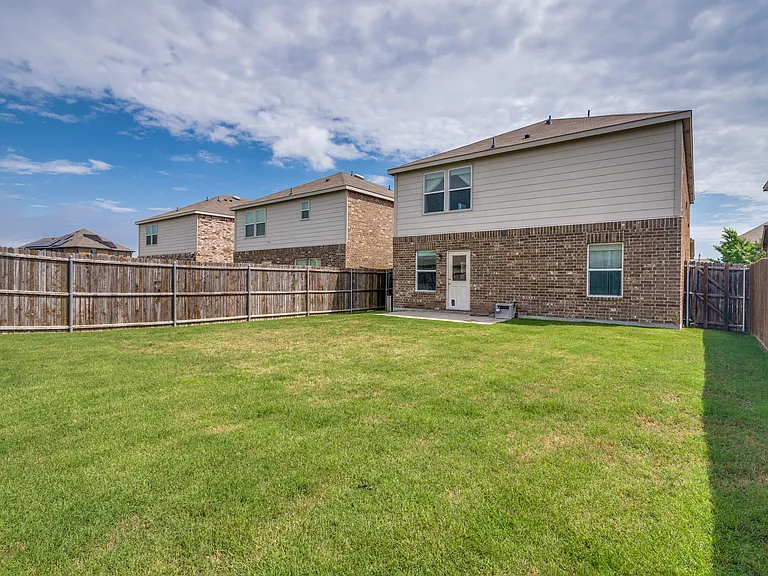 1073 Norias Dr — Photo 21