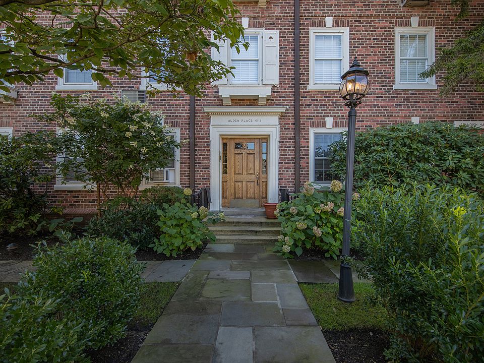 2 Alden Place