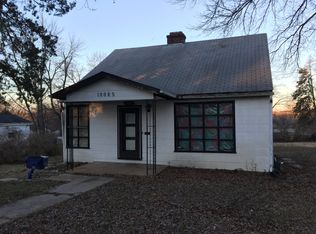 10065 Baron Dr, Saint Louis, MO 63136