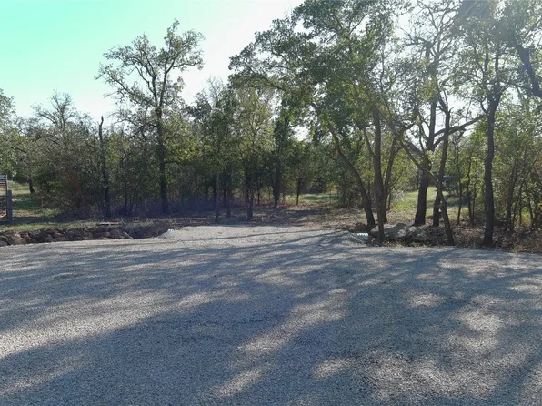 6 Longhorn Rd, Mineral Wells, TX 76067