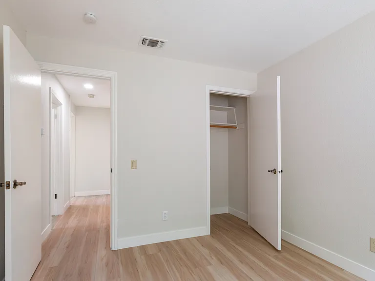 2404 Berrywood Dr — Photo 17