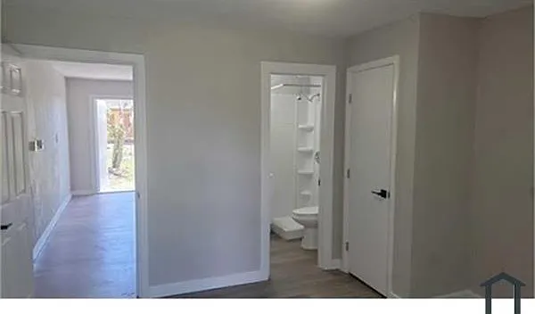 656 SW Avenue C Pl #4 — Photo 2