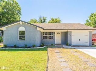 818 Kaufman St, Waxahachie, TX 75165