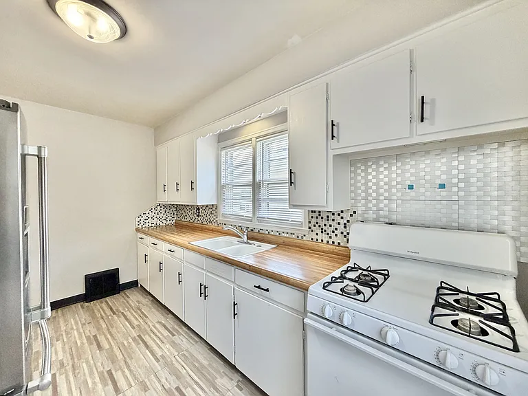 1353 Euclid Ave — Photo 18