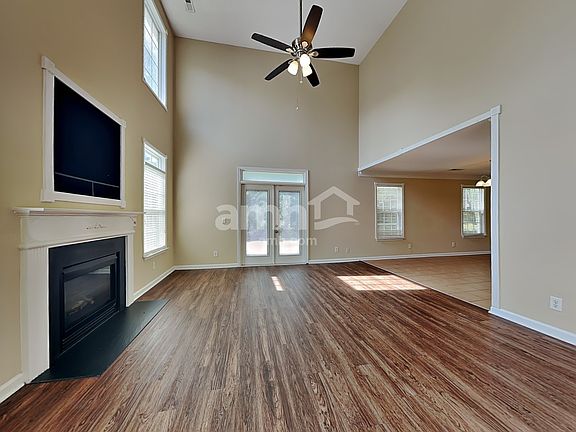 4th image of 1105 Briarwood Dr