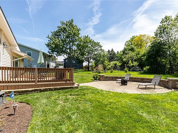 5th image of 24602 Hawthorne Dr