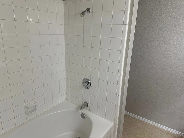 9328 Goldenview Dr — Photo 10