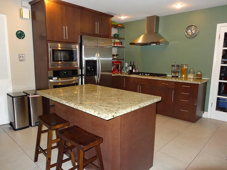1094 Los Altos Ct — Photo 5