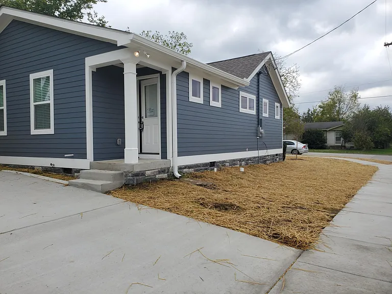 6018 California Ave — Photo 4