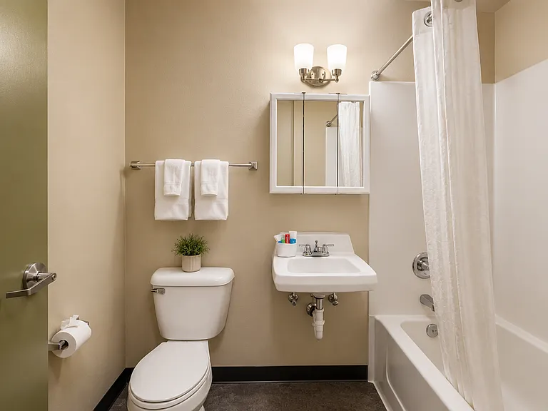 Pacific Apartments — Photo 15