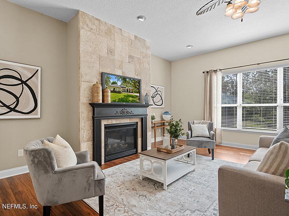 4th image of 628 BATTERSEA Drive